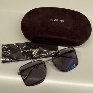 Tom Ford sunglasses. Like new.